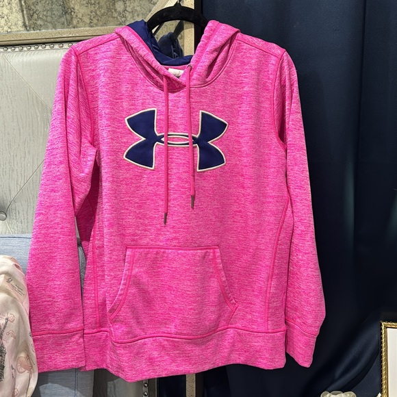 🩷Under Armour
Women's Storm Armour Fleece Big Logo Twist Hoody - Picture 9 of 11